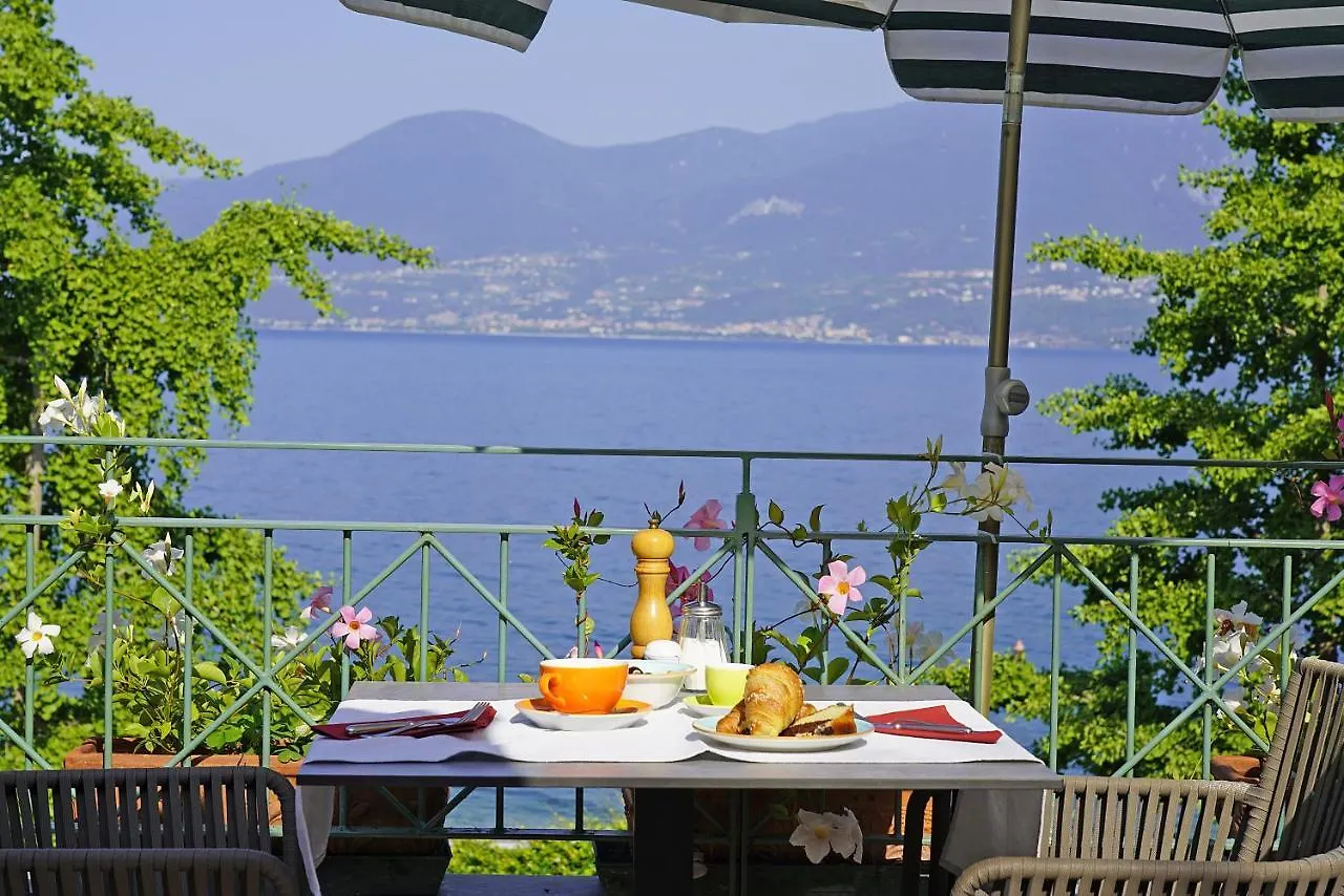 Hotel Villa Carlotta トッリ・デル・ベーナコ