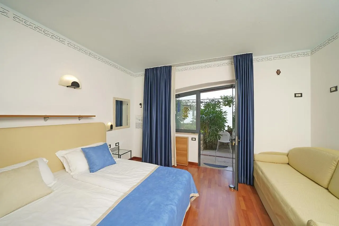 Hotel Villa Carlotta トッリ・デル・ベーナコ イタリア