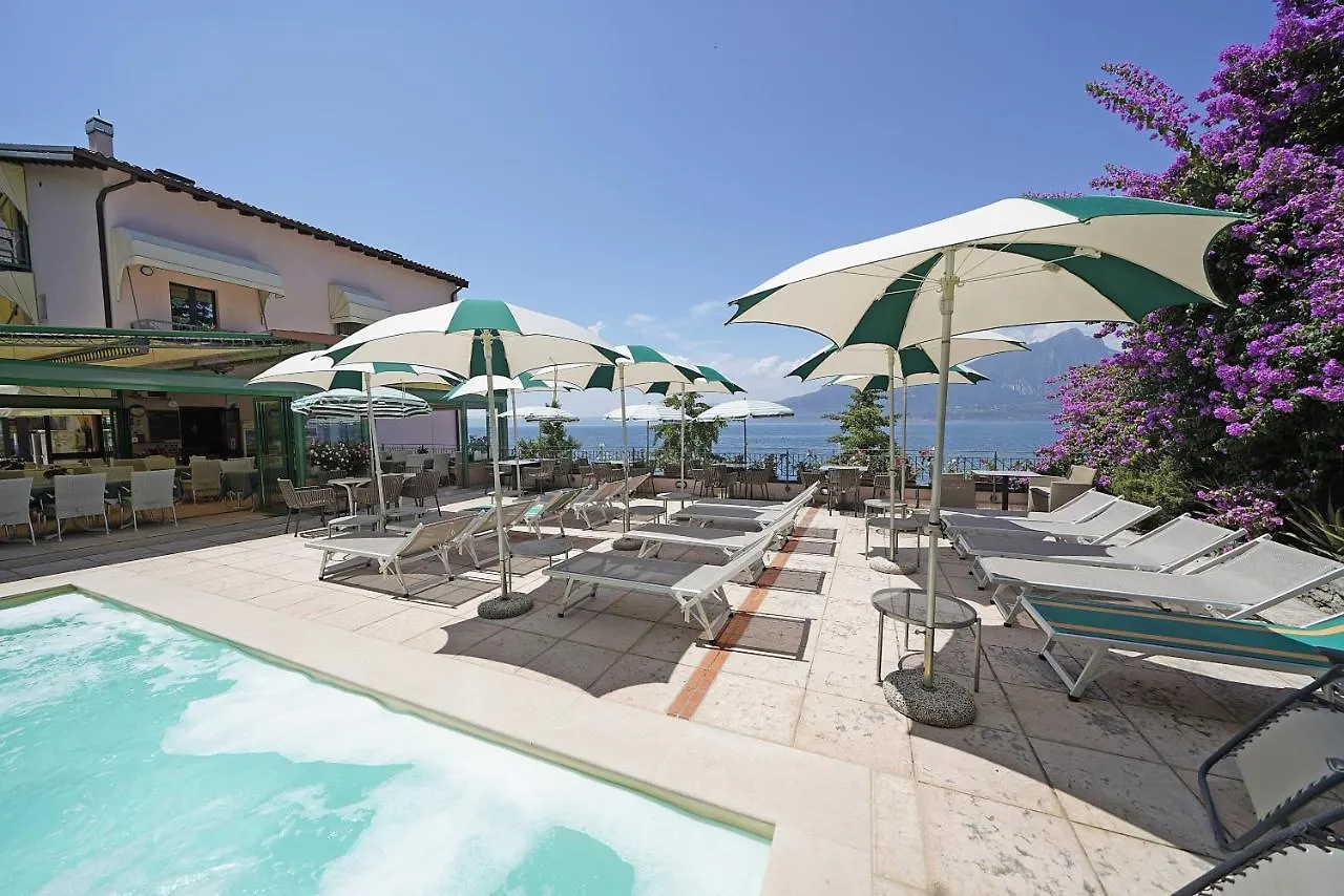 ***  Hotel Villa Carlotta トッリ・デル・ベーナコ イタリア